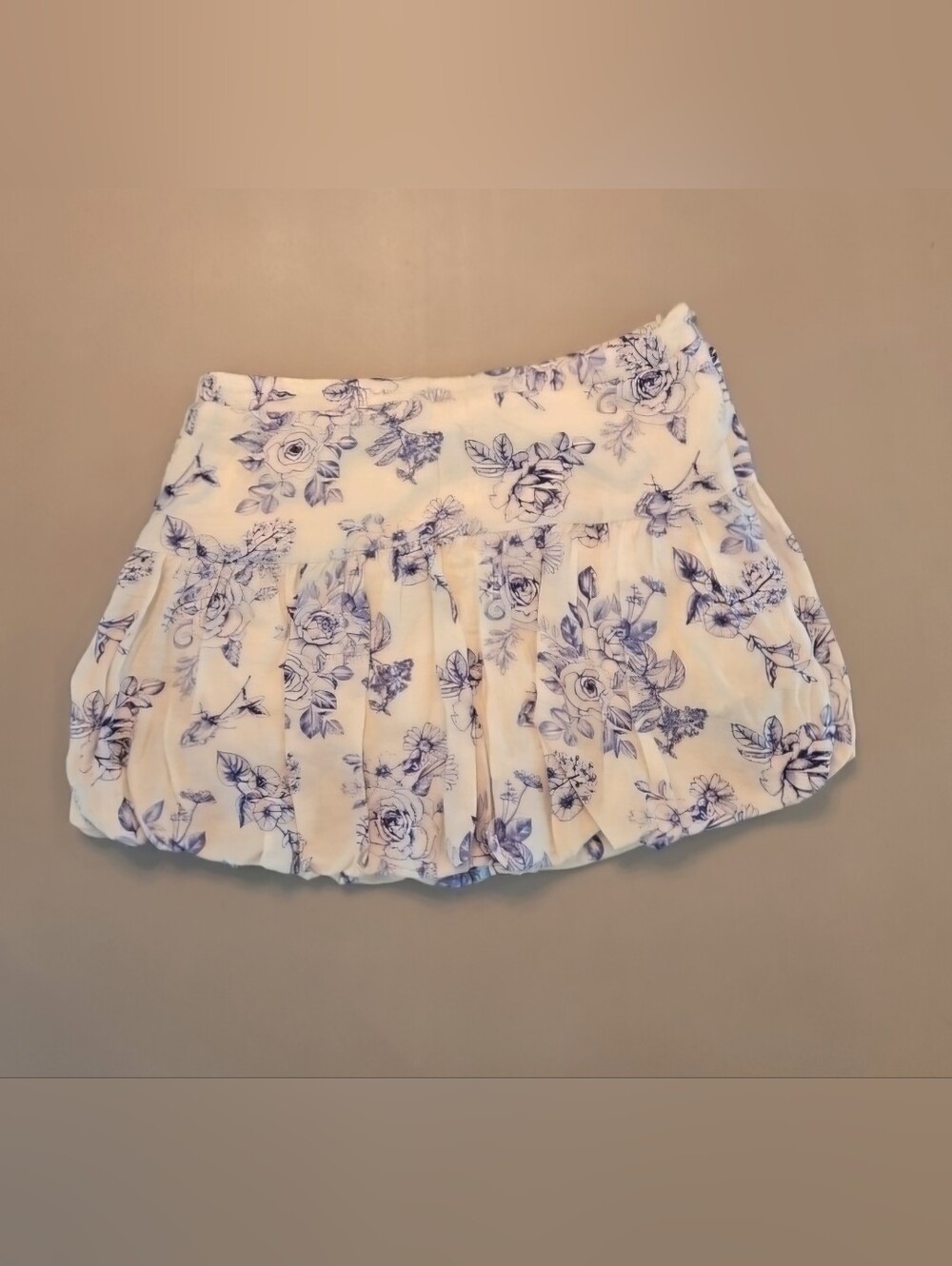 NWOT Women's White & Blue Floral Pleated Skort Skirt Shorts